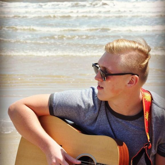 Meet your Posher, Coby - Picture 1 of 1